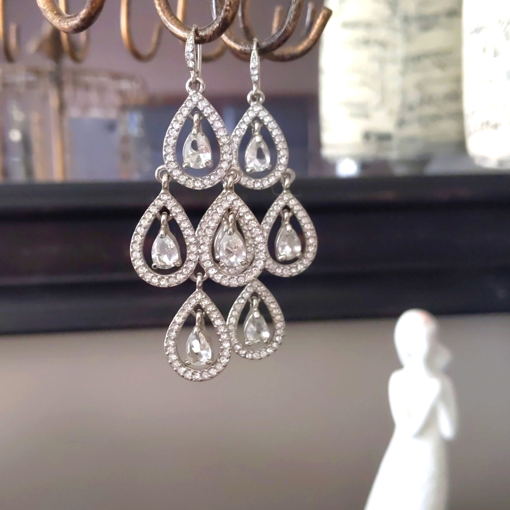 Gorgeous hanging diamond earrings